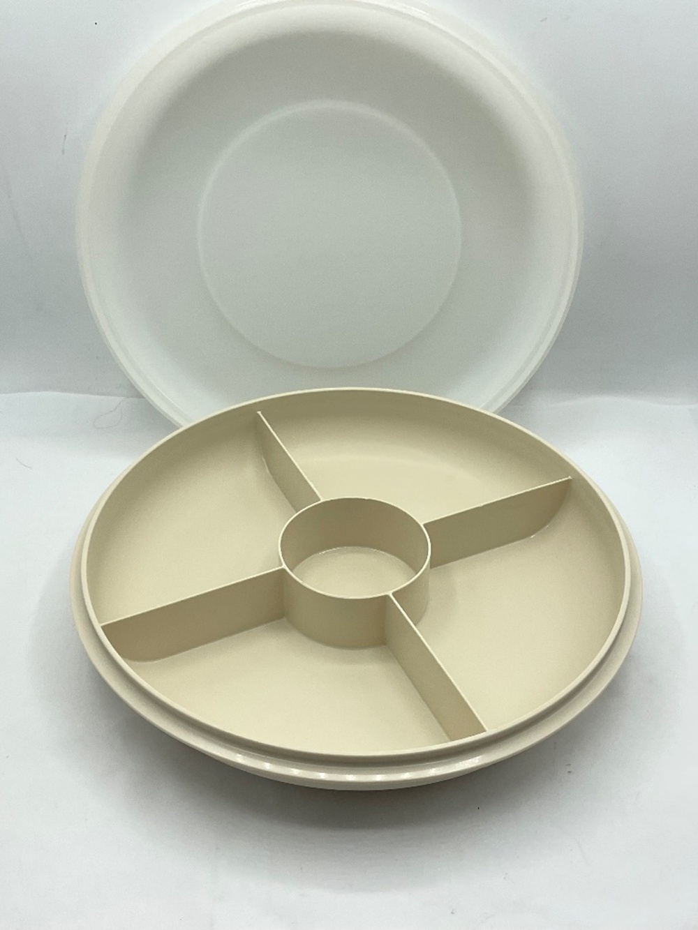 Tupperware Divided Snack Container #1708
